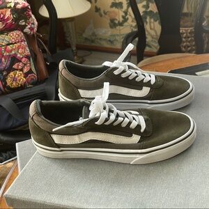 Vans Green and White Sneakers Classic Style Excellent condition W Size 6